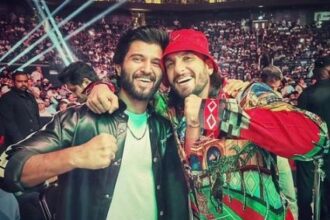 Ranveer Singh soaks in MMA action, poses with Vijay Deverakonda