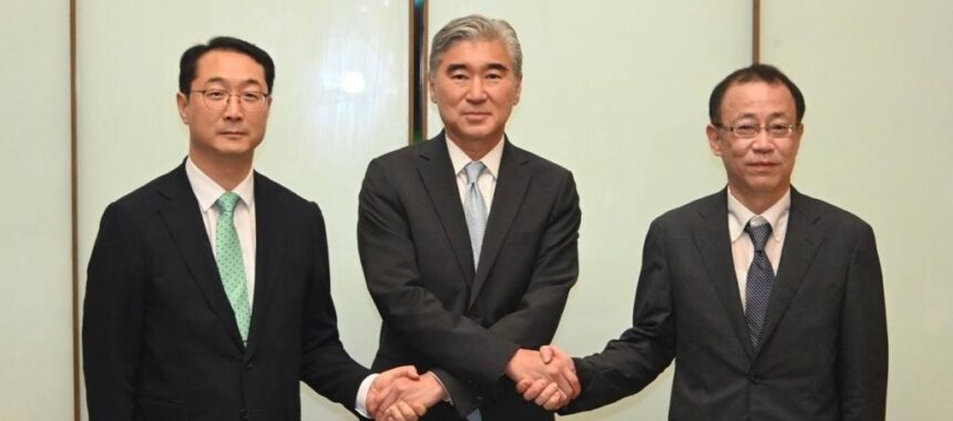 SKorean, US, Japanese nuclear envoys