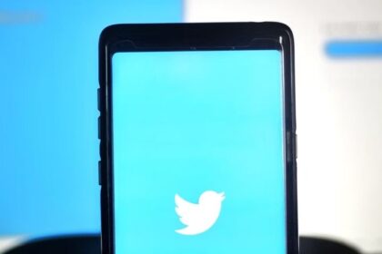 Data of 400 mn Twitter users stolen, claims hacker