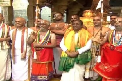 President Murmu offers prayers at Tirumala temple