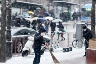 Heavy snow