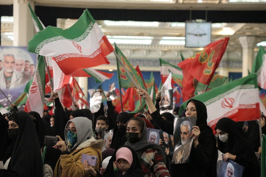 People attend a ceremony marking the 3rd anniversary of former Iranian commander Qassem Soleimani's assassination in Tehran