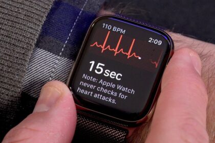 Apple watch helps detect heart blockage