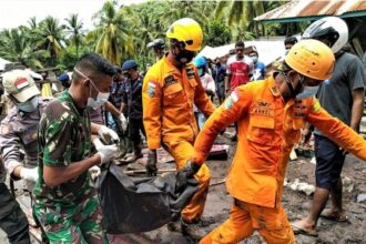 Members of Search and Rescue (SAR) team