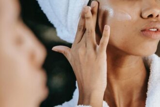 Face Yoga to look younger