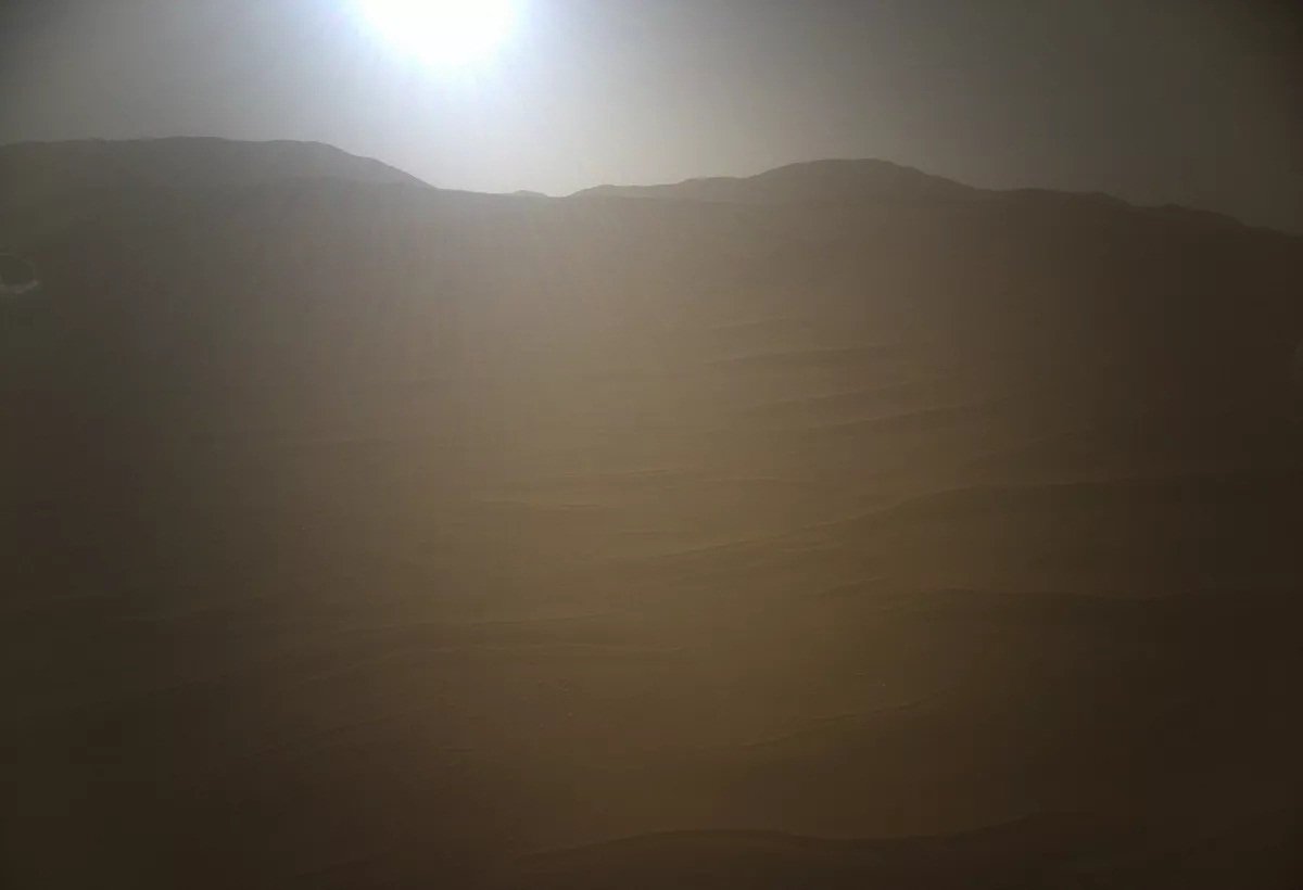 NASA's Ingenuity helicopter captures Martian sunset