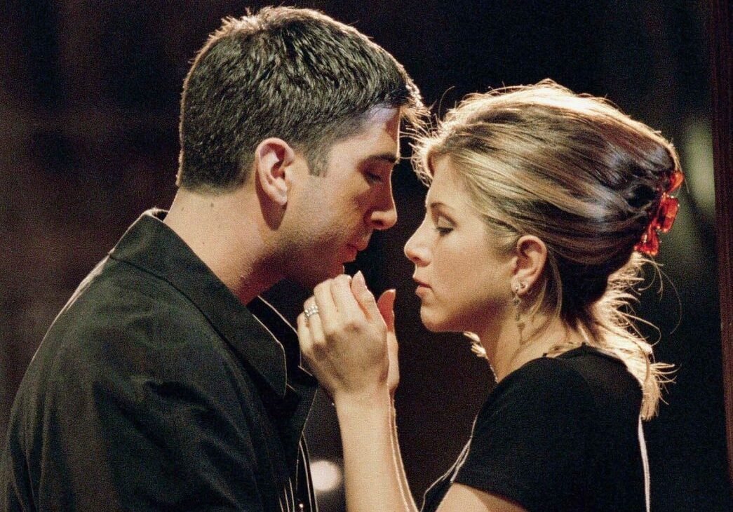 Jennifer Aniston, crush David Schwimmer let 'feelings play out' on 'Friends'