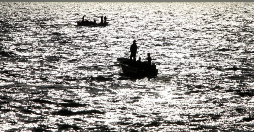 Boat capsizes