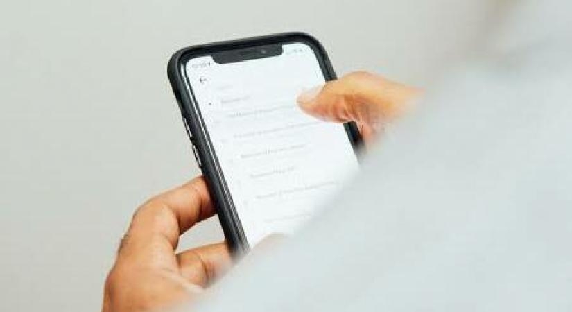 Indian girls facing a deep digital divide