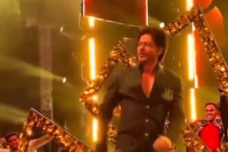 SRK brings the house down