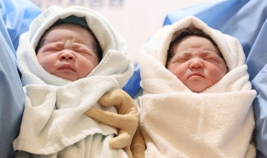 Babies born on the first day of the year in Goyang