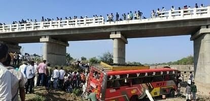 Bus fell into a river in MP's Khargone