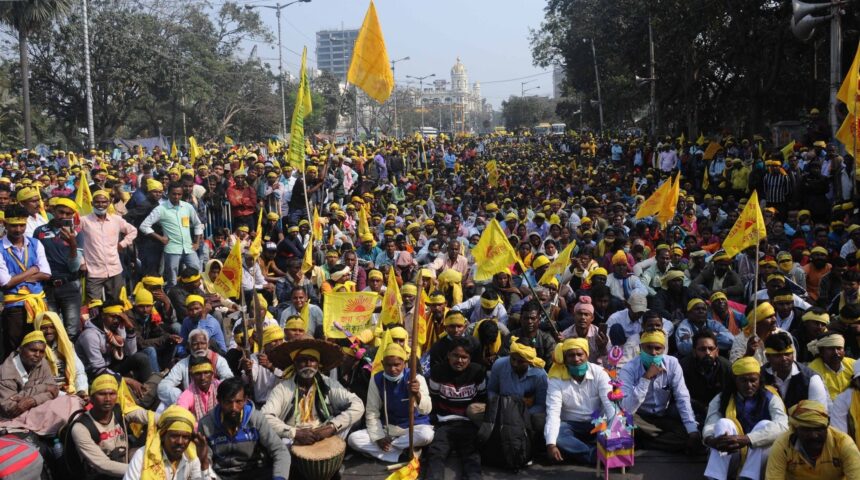 Kurmi Tribal community protests against WB Govt