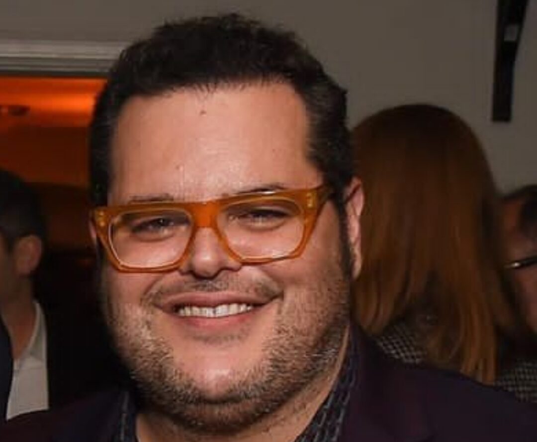 Josh Gad