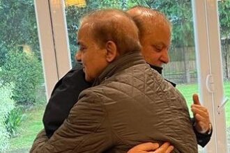Pak PM Shehbaz Sharif meets party supremo Nawaz Sharif in London