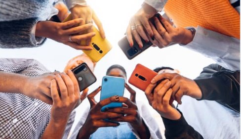 India's Smartphone Users Benefit By Rs 6 For Every Re 1 They Spend: Study