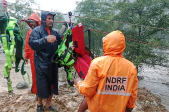 NDRF Evacuates 6 Stranded Persons Across Swollen River In Himachal