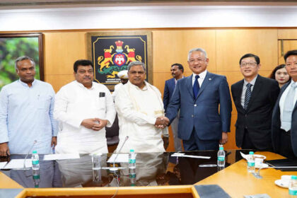 Siddaramaiah holds talks with CEO of Foxconn