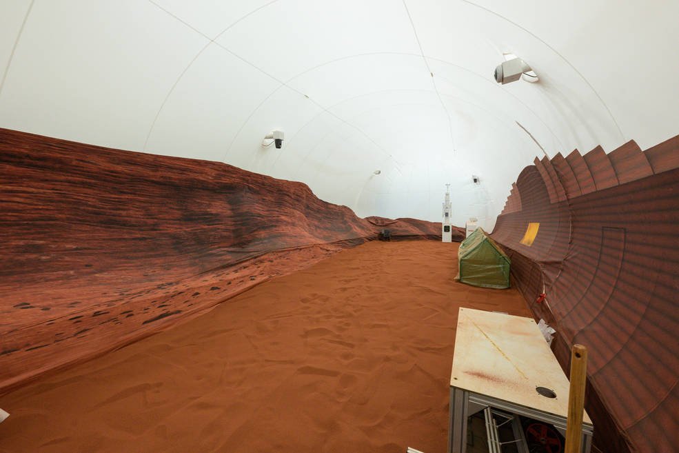 NASA Seals 4 Volunteers On Isolated Mars-Like Habitat For A Year