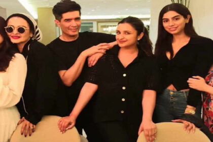 Rekha hugs Janhvi, Parineeti