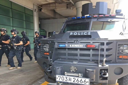 Police search S.Korean airport