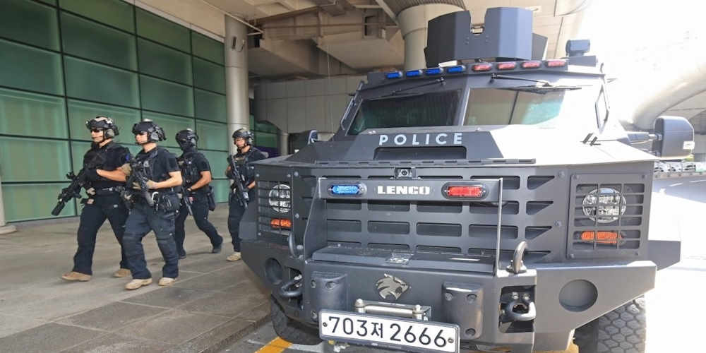 Police search S.Korean airport