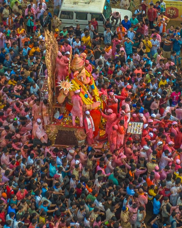 Ganpati Visarjan (pic credit ompsyram Twitter )