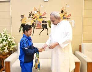 Pranati Nayak with CM (pic credi pranatinayak01 Insta)